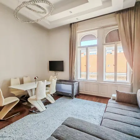 Apartment Sas Imperial Flat Basilika View Free Parking Upon Reservation